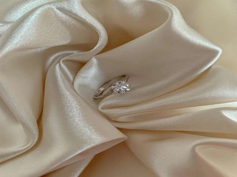 Limpia tus joyas regularmente