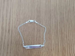 Guillo con placa de niños