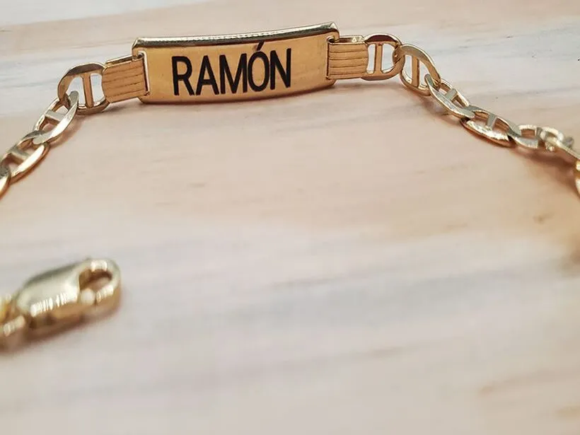 Guillo con placa en plata 925 5MM con baño de Oro frente